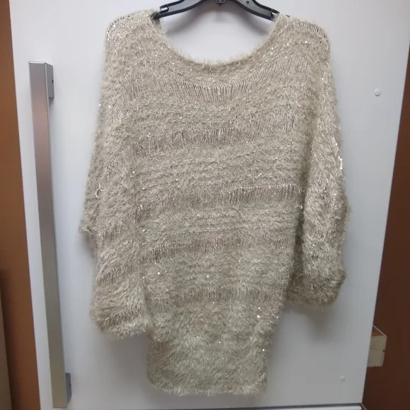 NWT Dolman Sleeve Beige Sweater from Boutique Staccato - Size Large - Picture 3 of 10